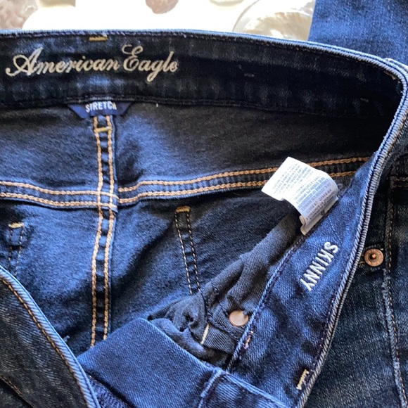 American Eagle Sz 6 Skinny Stretch dark wash - Picture 2 of 3